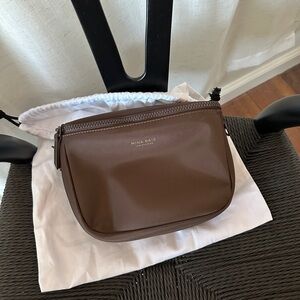 Mina Baie Nylon Fanny